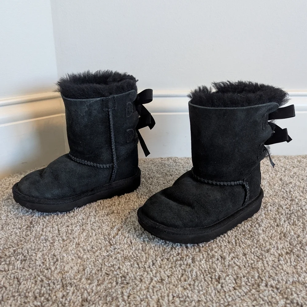 UGG Bailey Bow II Black Suede Boots Kids sz Toddler 9